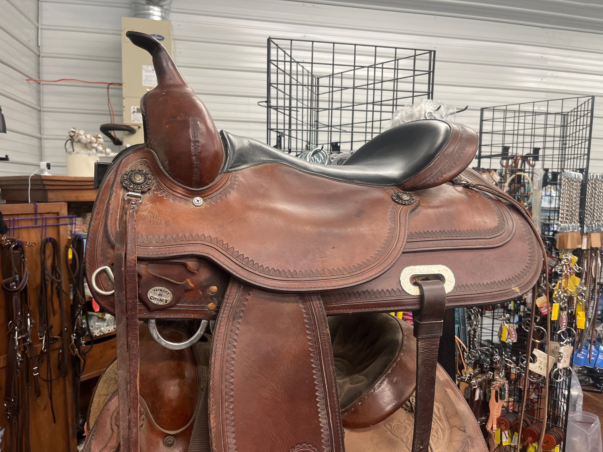 Circle Y Flex-Lite Park & Trail Saddle 17" - Used