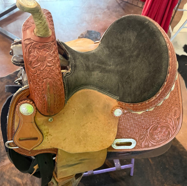 Teskeys 12" Barrel Saddle Used